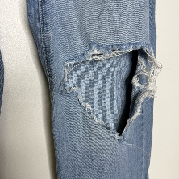 Levi’s ‘94 Baggy Women’s Distressed Denim Jeans Size 31 / 12 - Picture 9 of 9